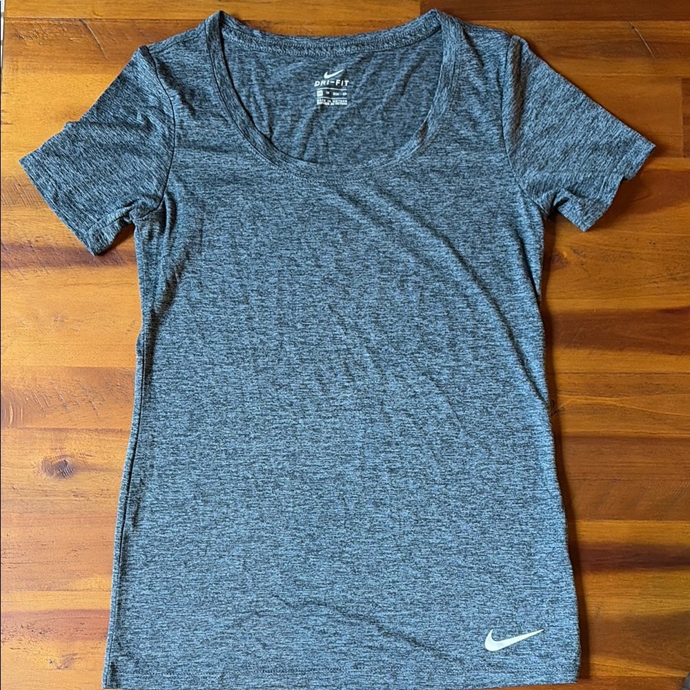 Nike Women’s Dri-FIT Heather Gray Scoop Neck Tee